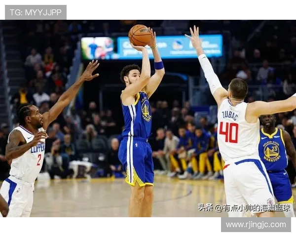 克莱首节短暂出战5分钟表现平平仅得4分助球队开局稳健